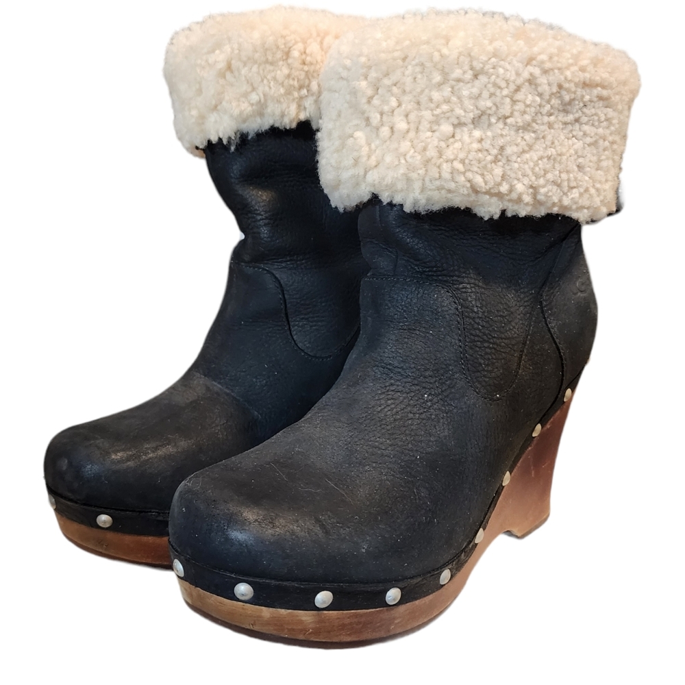 EUC UGG Carnagie Black Leather Sheepskin Studded Wedge Fold Over Boot